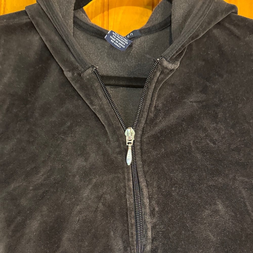 GAP Women’s Black Velour Bomber Jacket - Picture 3 of 7
